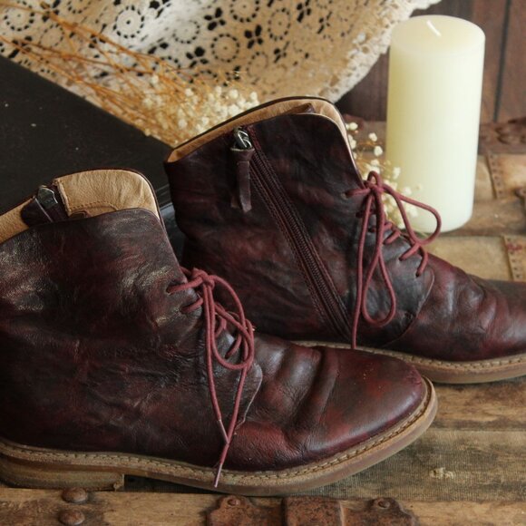 Sofft Shoes - Sofft Womens Lilia Burgundy Camo Lace Up Ankle Boots, Size 10M